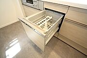 食器洗い乾燥機付きで、洗い物の時間をご家族のお時間に。