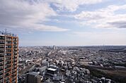 タワーマンションの45階部分で、みなとみらい方面、横浜ベイブリッジ、富士山ビュー。陽当り眺望良好となっております♪