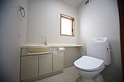 手洗い付き！　シャワー機能付きのトイレで、いつも快適に♪