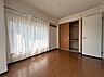 寝室：2階部分の南西角部屋！　間取りは3ＤＫです♪　