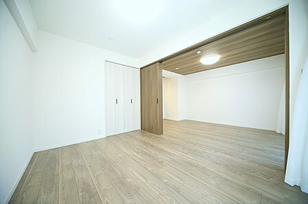 洋室5.5帖です! 全居室フローリングとなっております♪
