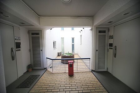 いつも綺麗に保たれております。管理が行き届いたエントランスです♪