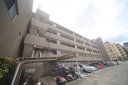 2004年2月築です！　新耐震基準のマンションとなっております♪