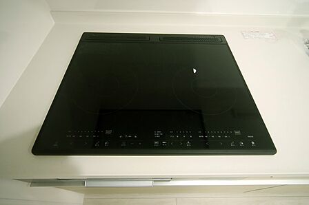 IHクッキングヒーターで、キッチンのお掃除がはかどりますね。