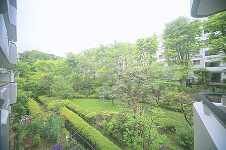 2階部分の南向きで、陽当り良好となっております♪