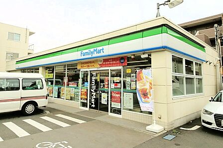 コンビニ 330m ファミリーマート上作延店