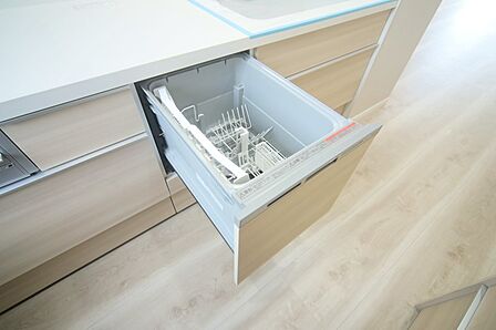食器洗い乾燥機付きで、洗い物の時間をご家族のお時間に。