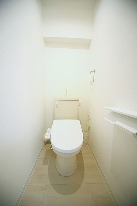温水洗浄機能付きトイレで、いつも快適にお使いいただけます♪