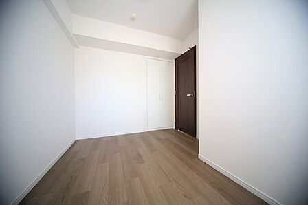 洋室約5帖は、お子様部屋にいかがでしょうか♪