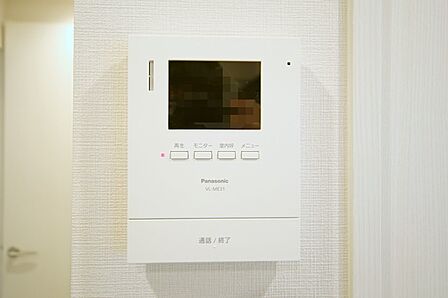 来訪者の確認ができる、モニターホンです。