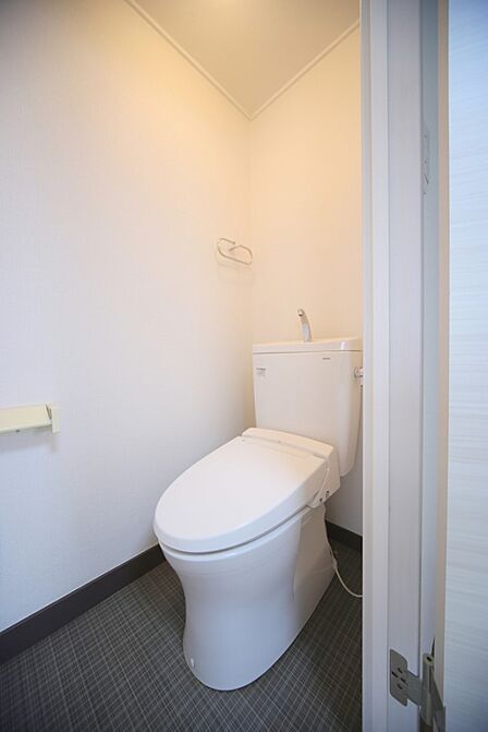 温水洗浄機能付きトイレで、いつも快適にお使いいただけます♪