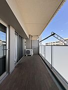 お洗濯物が良く乾きそうな、東向きのワイドバルコニーです♪