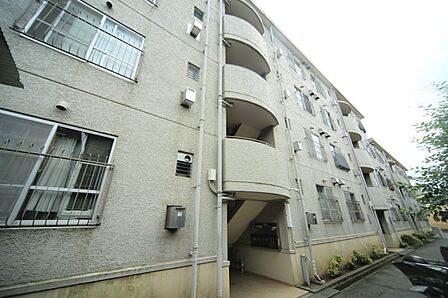 東急コミュニティーへの、委託管理となっております♪