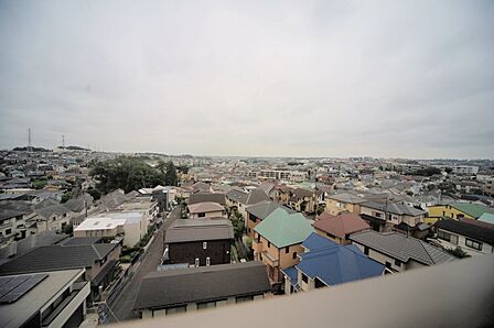 7階部分の東南向きで、陽当り眺望良好となっております♪