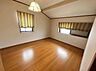 寝室：洋室約6帖は、主寝室にいかがでしょうか♪