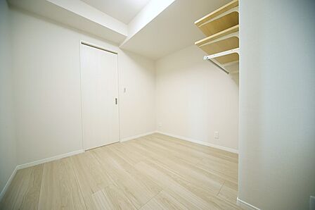 洋室4．2帖です！　全居室フローリングとなっております♪
