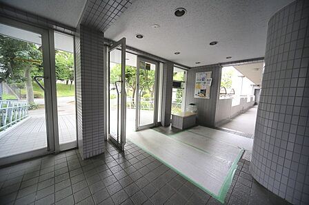 いつも綺麗に保たれております。管理が行き届いたエントランスです♪