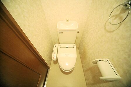 温水洗浄機能付きトイレで、いつも快適にお使いいただけます♪