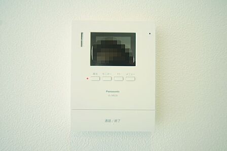 来訪者の確認ができる、モニターホンです。