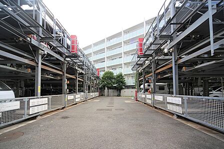 駐車場空有り!(月額6000円〜16000円)