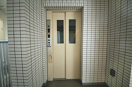 エレベータがございますので、お部屋への移動が安心ですね。