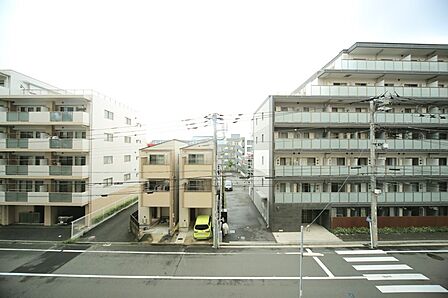お部屋は3階部分の南東角部屋! 陽当り風通し眺望良好です♪