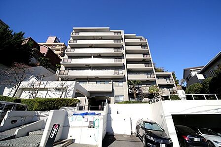 東急田園都市線「藤が丘」駅まで、徒歩12分です！　ペット飼育できます♪
