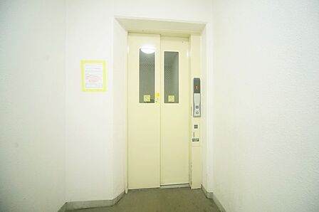 エレベータがございますので、お部屋への移動が安心ですね。