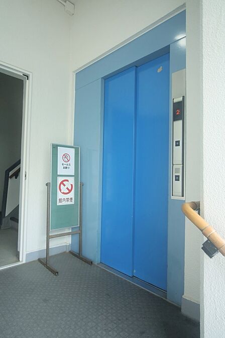 エレベータがございますので、お部屋への移動が安心ですね。