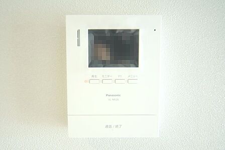 来訪者の確認ができる、モニターホンです。