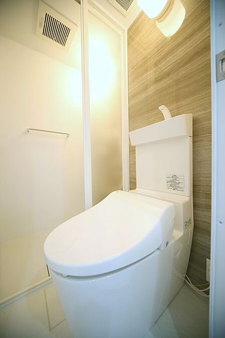 温水洗浄機能付きトイレで、いつも快適にお使いいただけます♪