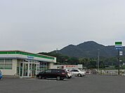 その他「ファミリーマート下関菊川店（コンビニ）まで360m」