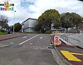 長崎大学　東門 596m