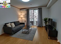 カーサ　アーデント 1階ワンルームのリビング/ダイニング