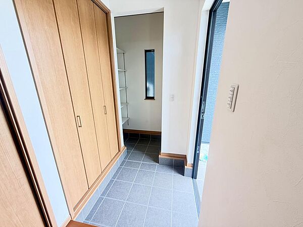 玄関を拡大表示