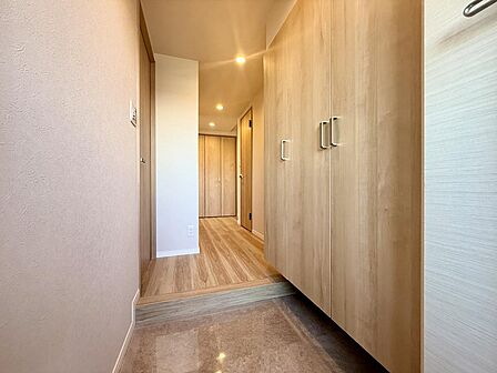 天井高のシューズボックスはご家族全員の靴もたくさん収納できます