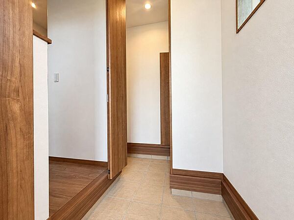 玄関を拡大表示