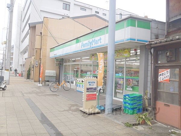 画像20:ファミリーマート　唐橋羅城門町店まで300メートル