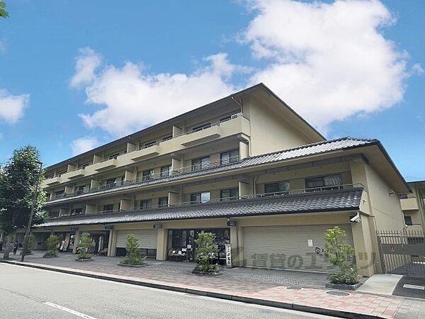 京都府京都市左京区岡崎円勝寺町(賃貸マンション2LDK・地下1階・78.28㎡)の写真 その1