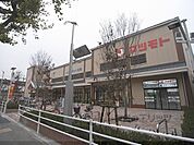 マツモト　西小路御池店まで230メートル