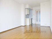 広々9帖のお部屋です。