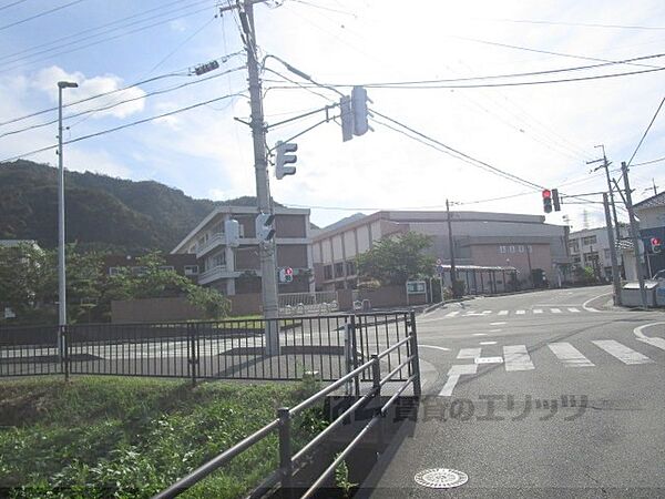 画像9:高島小学校まで1400メートル