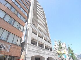 京都府京都市下京区五条通油小路西入小泉町（賃貸マンション1R・11階・33.46㎡） その1