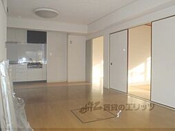 JR東海道・山陽本線 西大路駅 徒歩25分の賃貸マンション 1階4LDKのリビング/ダイニング