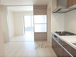 近鉄京都線 上鳥羽口駅 徒歩5分の賃貸アパート 1階1LDKのリビング/ダイニング