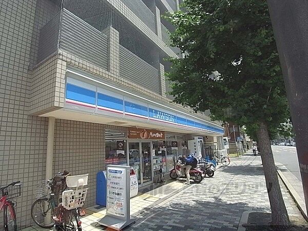 画像21:ローソン　千本丸太町店まで290メートル