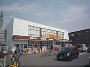 TSUTAYA　太秦店まで900メートル