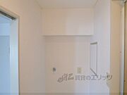 上段　嬉しい収納棚つき