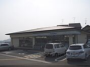 ファミリーマート　山科大宅店まで640メートル