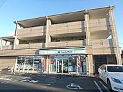ファミリーマート　伏見小栗栖南店まで10メートル
